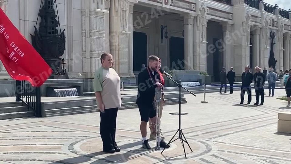 Севастополь передал Крыму Знамя Победы