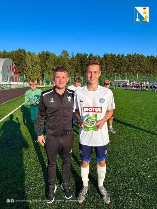 Команда ДЮФК «Севастополь» — победители III этапа Всероссийских соревнований «Кожаный мяч — Лига юных футболистов» Команда ДЮФК «Севастополь» — победители III этапа Всероссийских соревнований «Кожаный мяч — Лига юных футболистов»