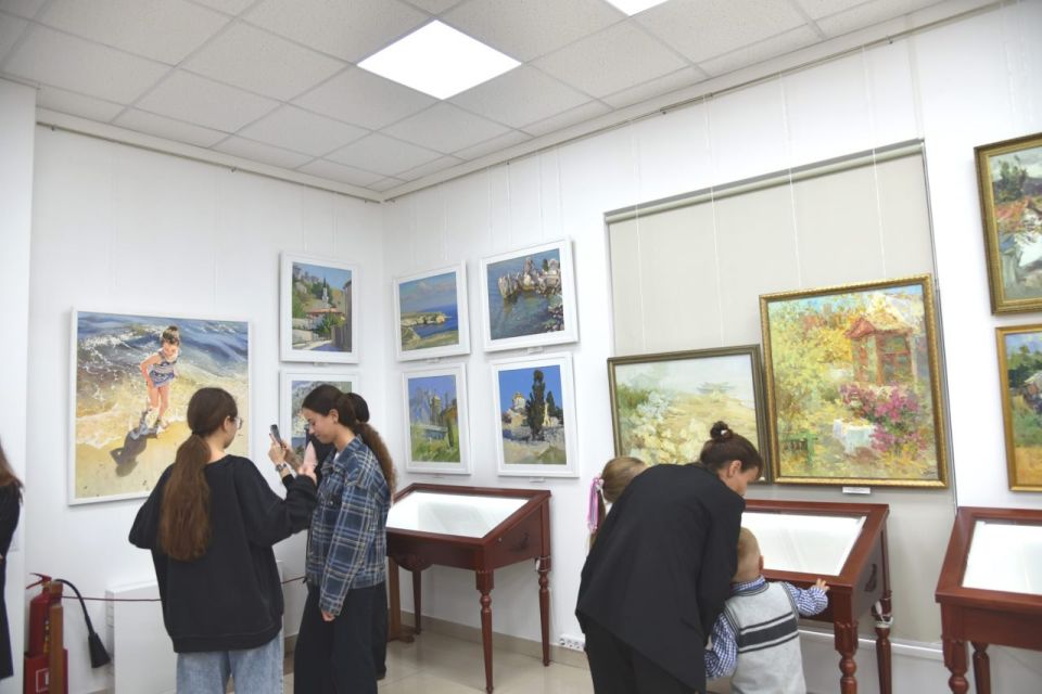 18 сентября 2025 г. при поддержке Министерства культуры Республики Крым в Симферопольском художественном музее состоялось торжественное открытие выставки педагогов к 45-летнего юбилея МБУДО «Евпаторийская детская... 18 сентября 2025 г. при поддержке Министерства культуры Республики Крым в Симферопольском художественном музее состоялось торжественное открытие выставки педагогов к 45-летнего юбилея МБУДО «Евпаторийская детская...