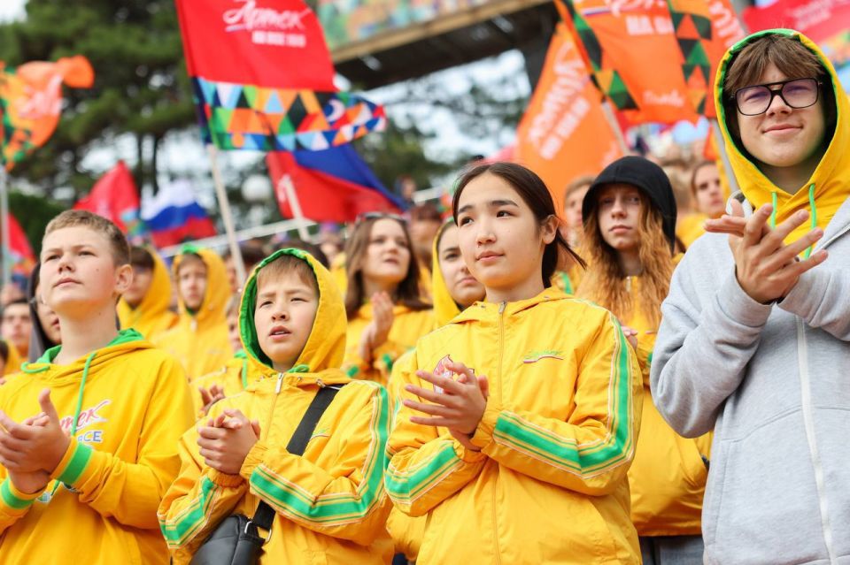 Дом дружбы народов и Госкомнац Крыма продолжают эстафету по разворачиванию Знамени Победы! Дом дружбы народов и Госкомнац Крыма продолжают эстафету по разворачиванию Знамени Победы!