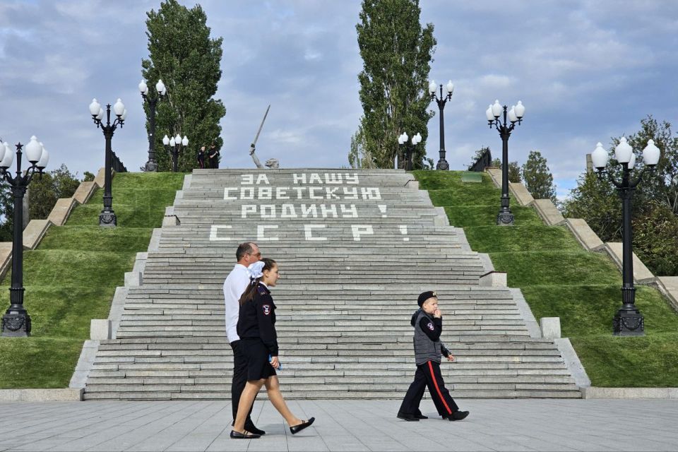 Владимир Константинов: Волгоград — город с уникальной историей, обильно политый кровью наших соотечественников, пропитанный мужеством и патриотизмом Владимир Константинов: Волгоград — город с уникальной историей, обильно политый кровью наших соотечественников, пропитанный мужеством и патриотизмом