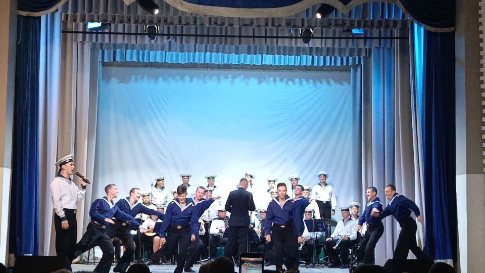 Анжелика Ястребова: В Бахчисарайском районном Доме культуры состоялась яркая патриотическая программа, с участием артистов ансамбля «Песни и пляски» Краснознаменного Черноморского флота Российской Федерации Анжелика Ястребова: В Бахчисарайском районном Доме культуры состоялась яркая патриотическая программа, с участием артистов ансамбля «Песни и пляски» Краснознаменного Черноморского флота Российской Федерации