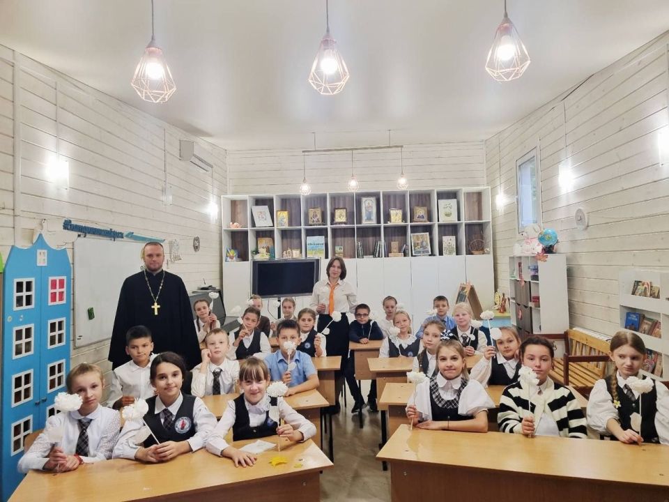 Белый цветок: Делаем мир добрее вместе! Белый цветок: Делаем мир добрее вместе!