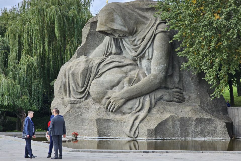 Владимир Константинов: Волгоград — город с уникальной историей, обильно политый кровью наших соотечественников, пропитанный мужеством и патриотизмом Владимир Константинов: Волгоград — город с уникальной историей, обильно политый кровью наших соотечественников, пропитанный мужеством и патриотизмом