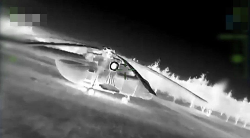Очередное видео налета украинских дронов на Крым Очередное видео налета украинских дронов на Крым