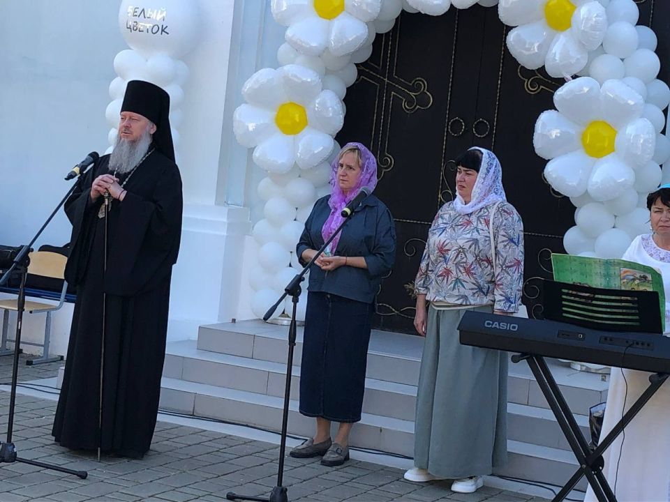 Игорь Ивин: В нашем городе на территории Свято-Покровского собора прошла благотворительная акция «Белый цветок» Игорь Ивин: В нашем городе на территории Свято-Покровского собора прошла благотворительная акция «Белый цветок»