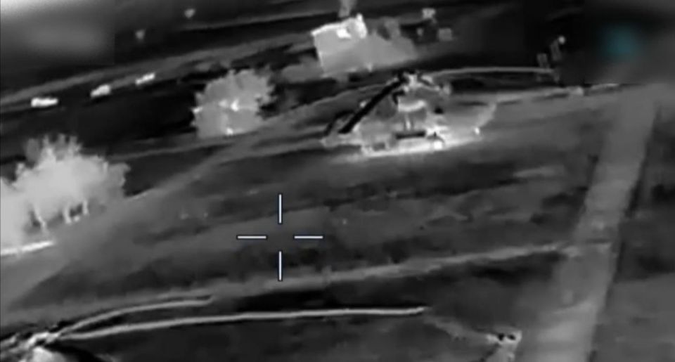 Очередное видео налета украинских дронов на Крым Очередное видео налета украинских дронов на Крым