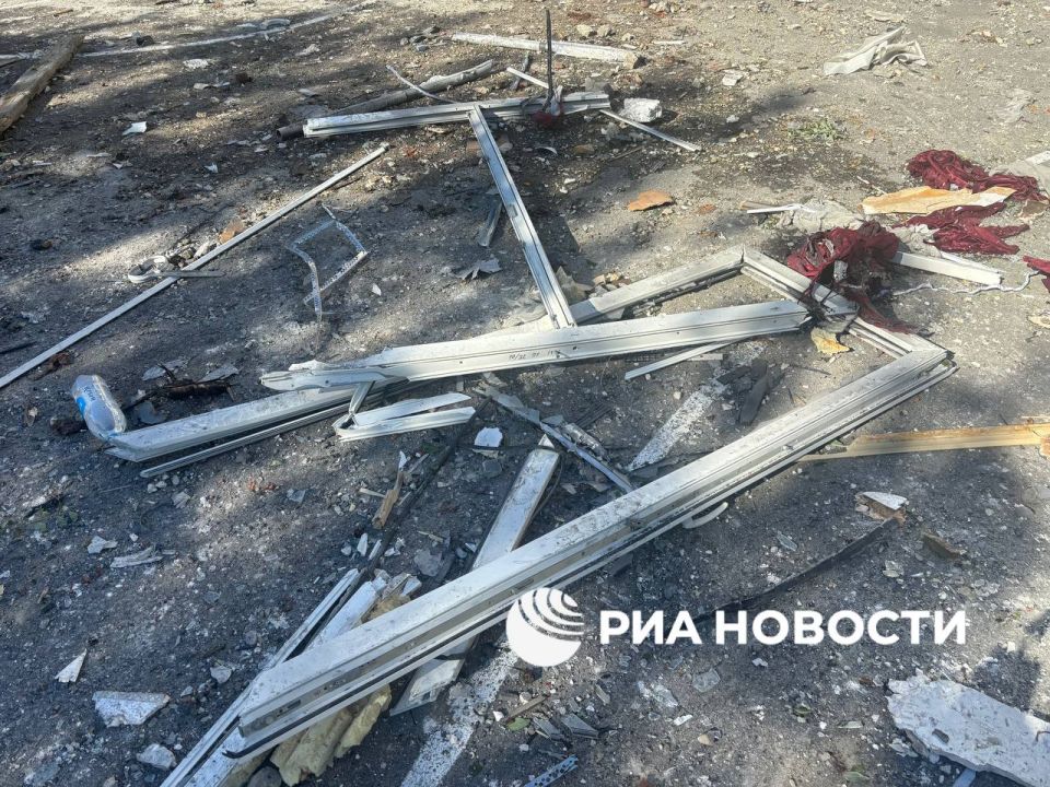 Вот так сейчас выглядит попавшая под удар ВСУ школа в курортном поселке Форос на южном берегу Крыма Вот так сейчас выглядит попавшая под удар ВСУ школа в курортном поселке Форос на южном берегу Крыма