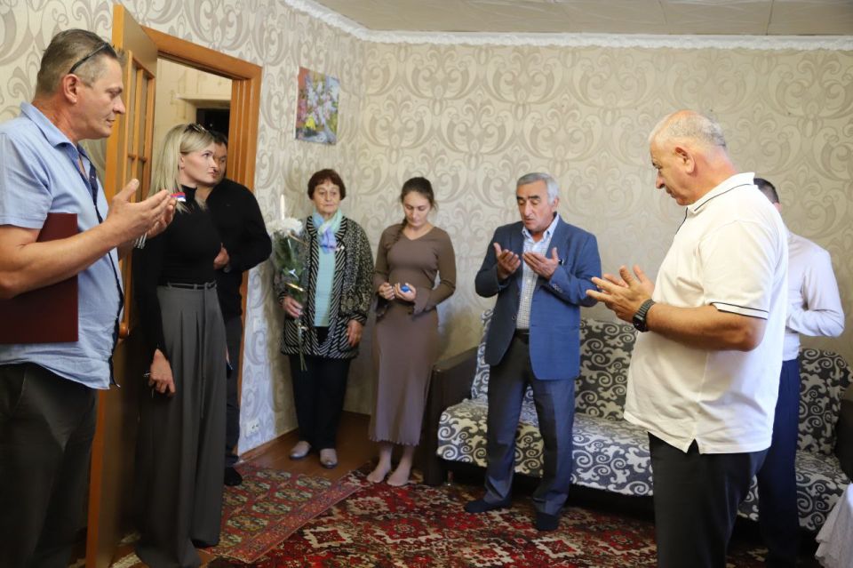 В Бахчисарайском районе выкупили жилье для семьи из числа ранее депортированных граждан В Бахчисарайском районе выкупили жилье для семьи из числа ранее депортированных граждан