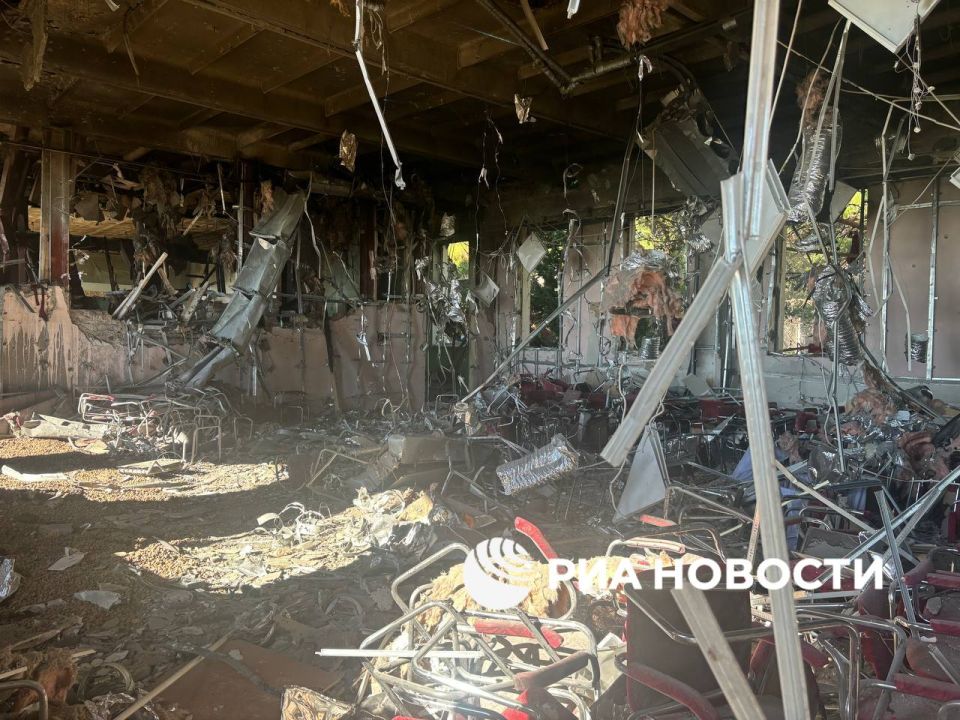 Вот так сейчас выглядит попавшая под удар ВСУ школа в курортном поселке Форос на южном берегу Крыма Вот так сейчас выглядит попавшая под удар ВСУ школа в курортном поселке Форос на южном берегу Крыма