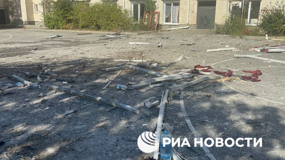 Вот так сейчас выглядит попавшая под удар ВСУ школа в курортном поселке Форос на южном берегу Крыма Вот так сейчас выглядит попавшая под удар ВСУ школа в курортном поселке Форос на южном берегу Крыма