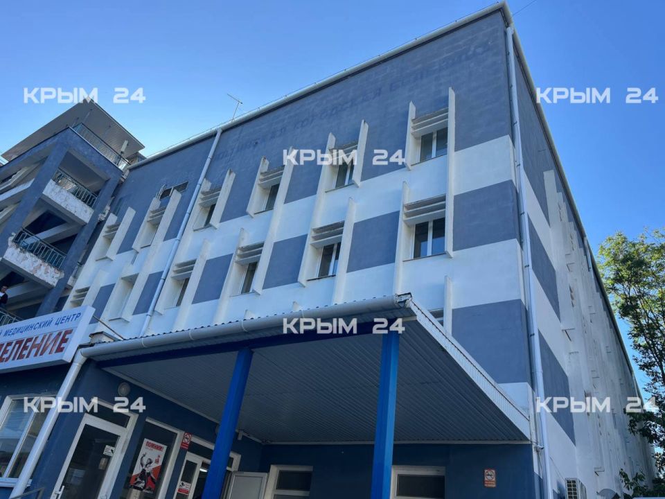 В Ялтинском многопрофильном медицинском центре сейчас находятся 12 пострадавших от ночной украинской атаки в Форосе В Ялтинском многопрофильном медицинском центре сейчас находятся 12 пострадавших от ночной украинской атаки в Форосе
