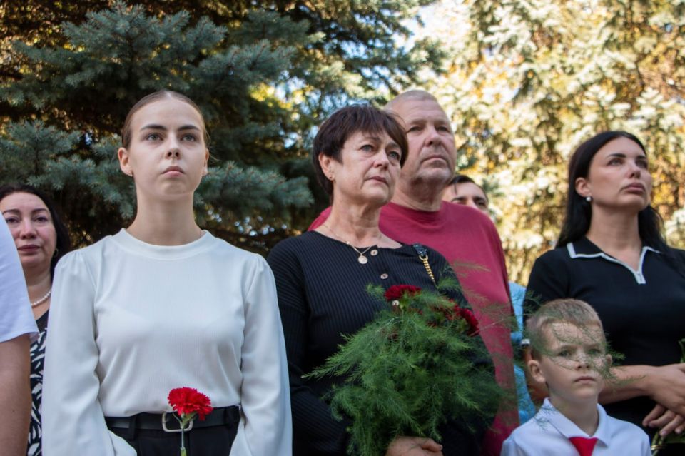 В Керчи открыли мемориальные доски в честь участников спецоперации — Дмитрия Шульгина, Владислава Кулиша и Петра Марченко В Керчи открыли мемориальные доски в честь участников спецоперации — Дмитрия Шульгина, Владислава Кулиша и Петра Марченко