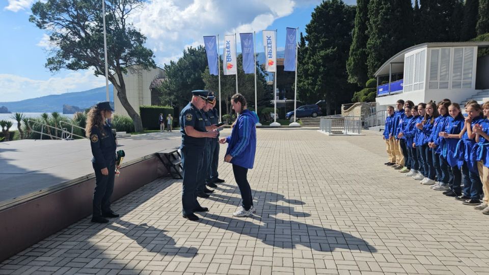 Под звездой Надежды и Спасения прошла профильная смена в МДЦ "Артек" Под звездой Надежды и Спасения прошла профильная смена в МДЦ "Артек"