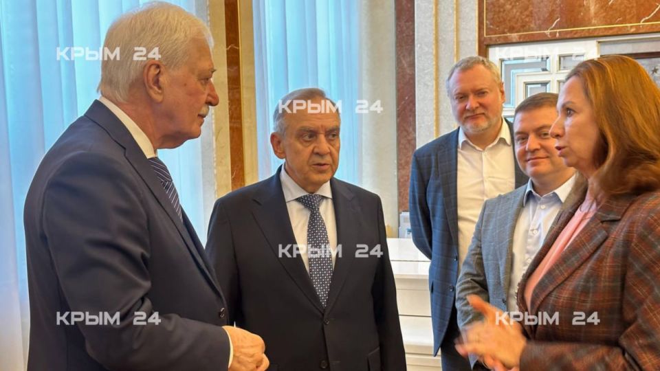 Крымская делегация встретилась с послом России в Республике Беларусь Борисом Грызловым Крымская делегация встретилась с послом России в Республике Беларусь Борисом Грызловым