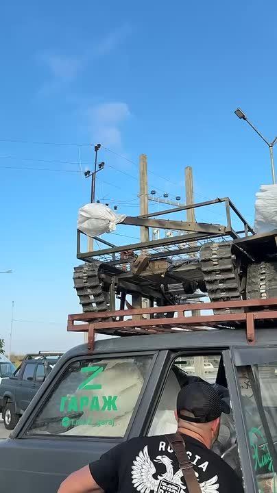 Валерия Петрусевич: Вот такие шикарные изобретения и едут на фронт: бесценно, чтобы доставлять грузы на передовую, а на обратном пути - вывозить раненых Бойцов