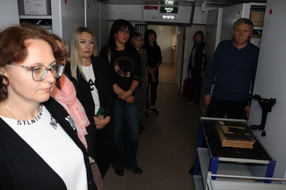 В Государственном архиве Республики Крым состоялась встреча с коллегами из Государственного архива Херсонской области В Государственном архиве Республики Крым состоялась встреча с коллегами из Государственного архива Херсонской области