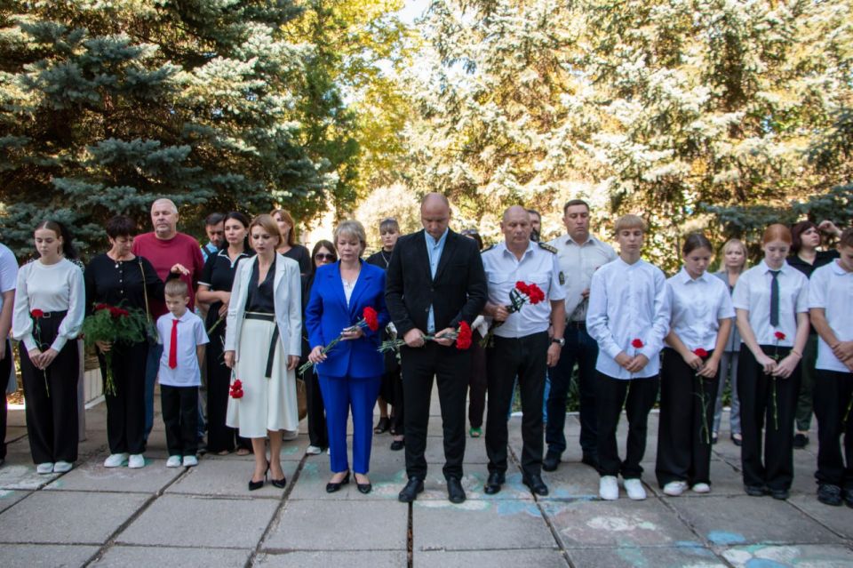 В Керчи открыли мемориальные доски в честь участников спецоперации — Дмитрия Шульгина, Владислава Кулиша и Петра Марченко В Керчи открыли мемориальные доски в честь участников спецоперации — Дмитрия Шульгина, Владислава Кулиша и Петра Марченко