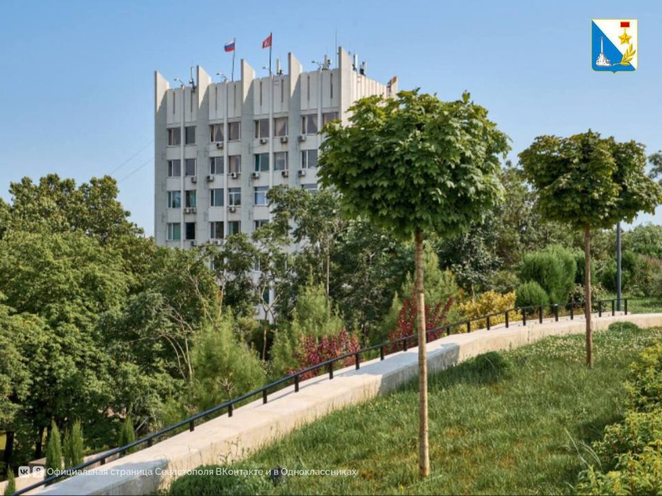 На площади Нахимова у здания Дома Москвы открыли мемориальную доску в честь бывшего мэра Москвы Юрия Лужкова На площади Нахимова у здания Дома Москвы открыли мемориальную доску в честь бывшего мэра Москвы Юрия Лужкова