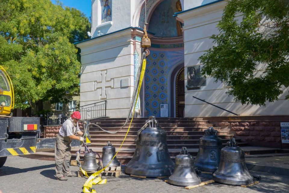 Александр Юрьев: Сегодня в Свято-Николаевском соборе Евпатории произошло очень значимое событие – освящение нового набора из 11 колоколов Александр Юрьев: Сегодня в Свято-Николаевском соборе Евпатории произошло очень значимое событие – освящение нового набора из 11 колоколов