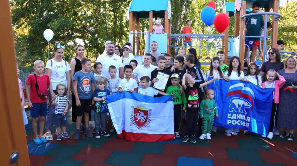 Анастасия Гридчина: Сегодня в п. Комсомольское открыта новая детская площадка Анастасия Гридчина: Сегодня в п. Комсомольское открыта новая детская площадка