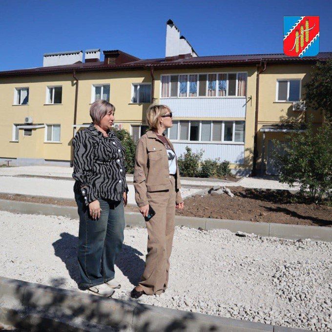 Инна Федоренко проверила ход работ по благоустройству в сёлах Луганское и Яркое Инна Федоренко проверила ход работ по благоустройству в сёлах Луганское и Яркое