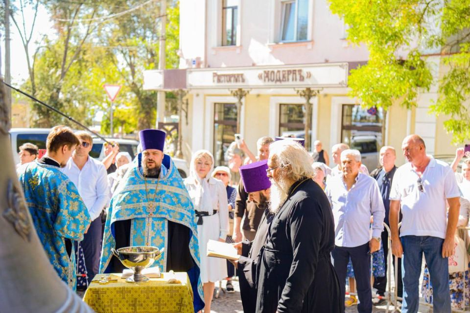 Александр Юрьев: Сегодня в Свято-Николаевском соборе Евпатории произошло очень значимое событие – освящение нового набора из 11 колоколов Александр Юрьев: Сегодня в Свято-Николаевском соборе Евпатории произошло очень значимое событие – освящение нового набора из 11 колоколов