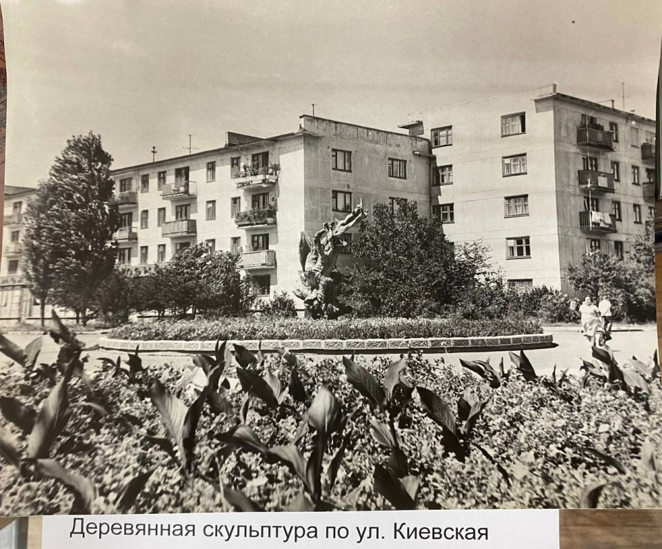 В муниципальном архиве Симферополя представили историю города в фотографиях В муниципальном архиве Симферополя представили историю города в фотографиях