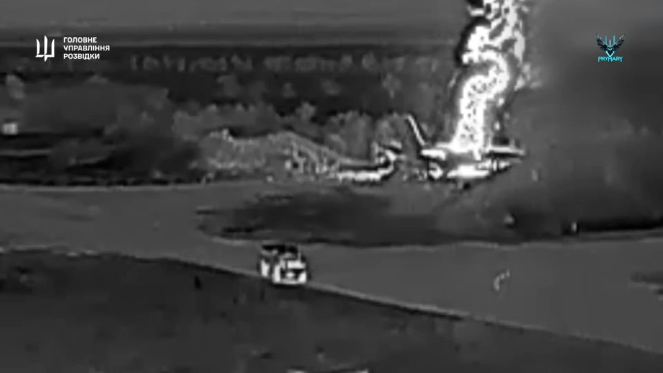 Удары дронов-камикадзе ГУР Украины по двум Ан-26 в Крыму Удары дронов-камикадзе ГУР Украины по двум Ан-26 в Крыму