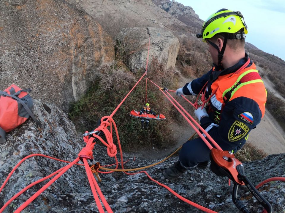 Галина Огнёва: Поздравляю руководителя Дмитрия Николаевича Русина и весь коллектив Алуштинского аварийно-спасательного отряда ГКУ РК «КРЫМ-СПАС» с 11-летием со дня образования крымской аварийно-спасательной службы! Галина Огнёва: Поздравляю руководителя Дмитрия Николаевича Русина и весь коллектив Алуштинского аварийно-спасательного отряда ГКУ РК «КРЫМ-СПАС» с 11-летием со дня образования крымской аварийно-спасательной службы!