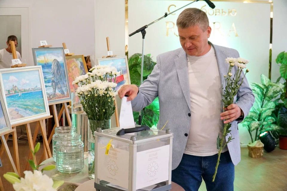 Александр Юрьев: Евпаторийцы ежегодно активно поддерживают благотворительную акцию «Белый цветок» Александр Юрьев: Евпаторийцы ежегодно активно поддерживают благотворительную акцию «Белый цветок»
