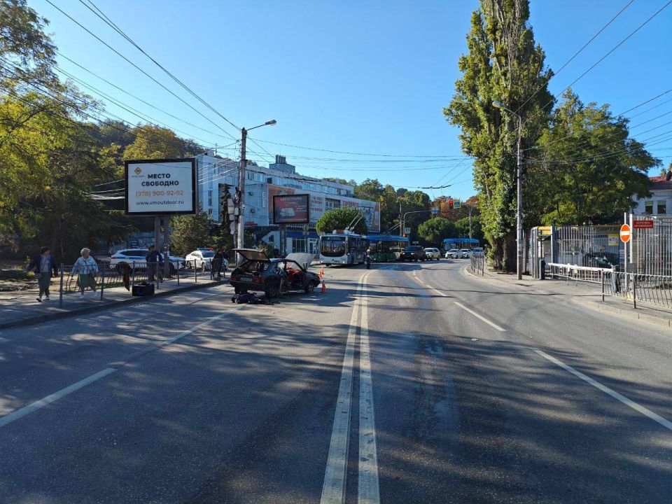 В ДТП в Севастополе погиб человек, еще двое пострадали В ДТП в Севастополе погиб человек, еще двое пострадали