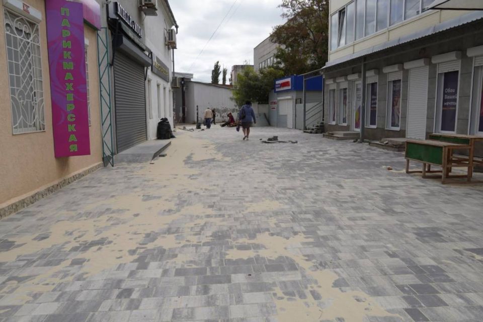 Глава администрации Керчи Олег Каторгин проверил, как продвигается благоустройство территории вокруг городского автовокзала Глава администрации Керчи Олег Каторгин проверил, как продвигается благоустройство территории вокруг городского автовокзала