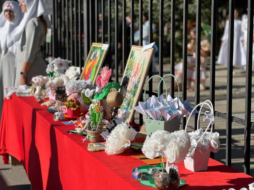Игорь Ивин: В школах и садах города прошла благотворительная акция «Белый цветок» Игорь Ивин: В школах и садах города прошла благотворительная акция «Белый цветок»