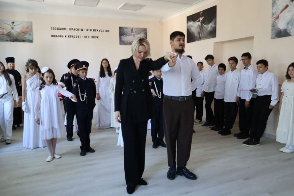 Инна Федоренко: В нашем Джанкойском районе сегодня прошла масштабная акция «Белый цветок» Инна Федоренко: В нашем Джанкойском районе сегодня прошла масштабная акция «Белый цветок»