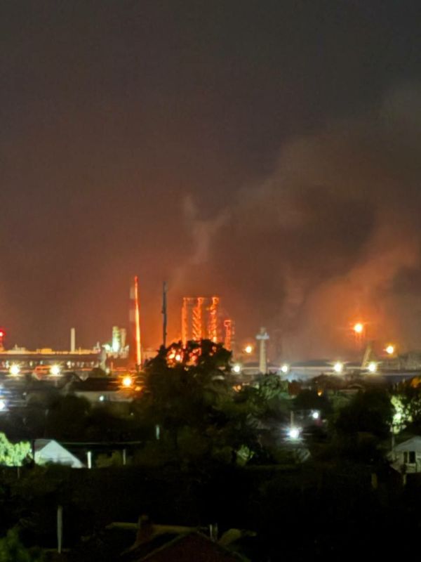 Олег Царёв: Российская ПВО ночью уничтожила 55 украинских БПЛА: 20 – над Азовским морем, 14 БПЛА – над Ростовской, 14 – над Крымом, 3 – над Краснодарским краем, по 1 – над Курской, Белгородской, Воронежской и Тамбовской обл