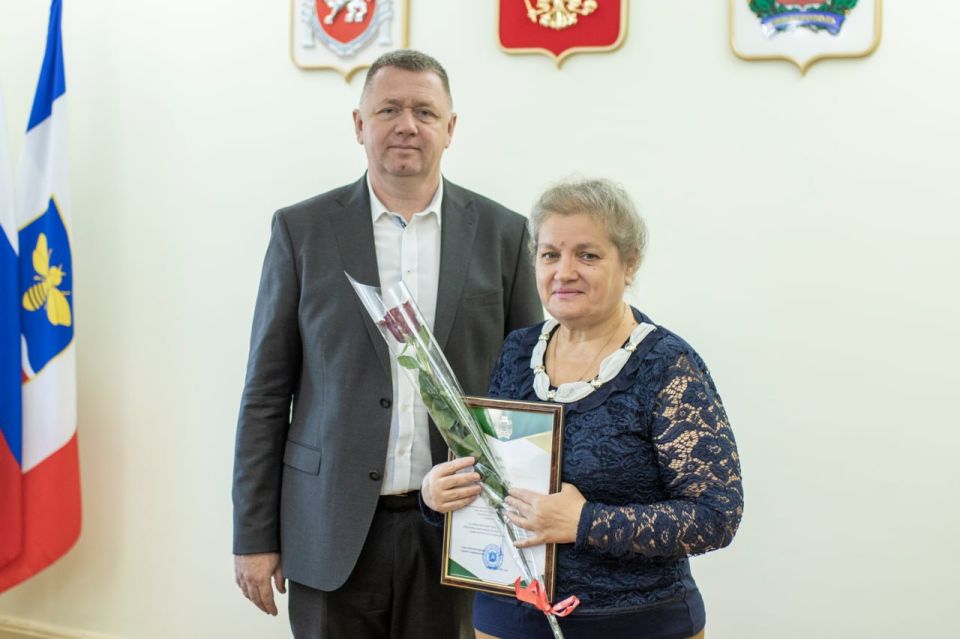 Михаил Афанасьев: В преддверии профессионального праздника вручил заслуженные награды воспитателям, работникам дошкольных образовательных учреждений нашего города! Михаил Афанасьев: В преддверии профессионального праздника вручил заслуженные награды воспитателям, работникам дошкольных образовательных учреждений нашего города!