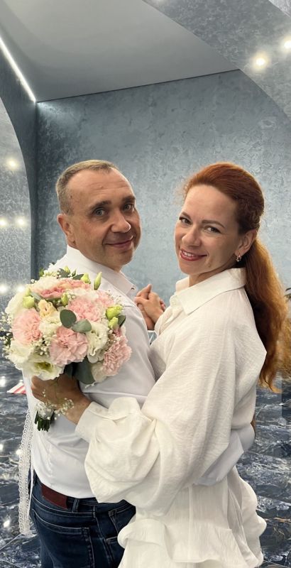 Отдел ЗАГС города Симферополя провел торжество «фарфоровой свадьбы» для семьи Игоря и Ирины Науменко Отдел ЗАГС города Симферополя провел торжество «фарфоровой свадьбы» для семьи Игоря и Ирины Науменко