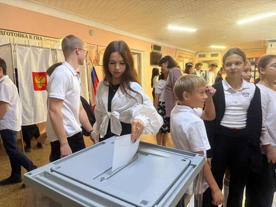 В Крыму стартовали выборы президентов ученического самоуправления Мероприятие проходит в школах по всей республике В Крыму стартовали выборы президентов ученического самоуправления Мероприятие проходит в школах по всей республике