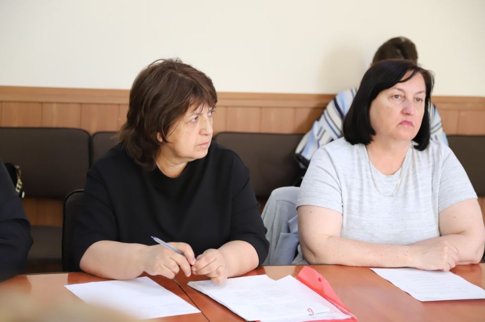 Анжелика Ястребова: Заседание рабочей группы: Фокус на легализации зарплат в Бахчисарайском районе Анжелика Ястребова: Заседание рабочей группы: Фокус на легализации зарплат в Бахчисарайском районе