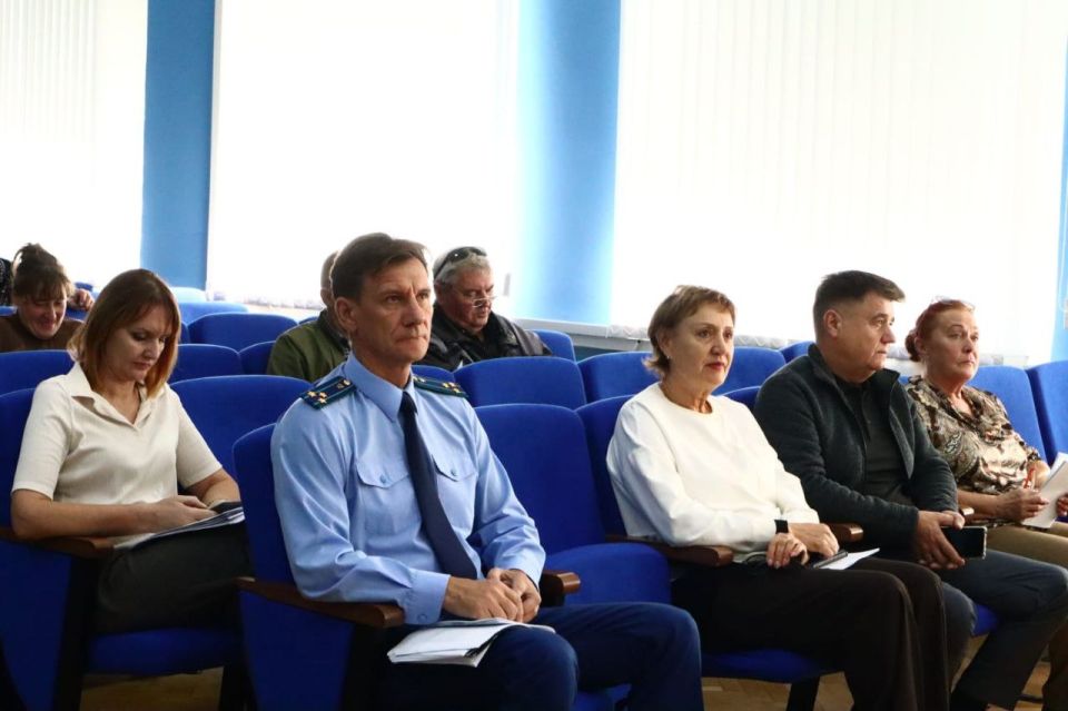 Инна Федоренко: Приняла участие в 20-ой сессии третьего созыва Джанкойского районного совета, где ключевым моментом стало решение о передаче квартир детям-сиротам в собственность сельских поселений для последующей... Инна Федоренко: Приняла участие в 20-ой сессии третьего созыва Джанкойского районного совета, где ключевым моментом стало решение о передаче квартир детям-сиротам в собственность сельских поселений для последующей...