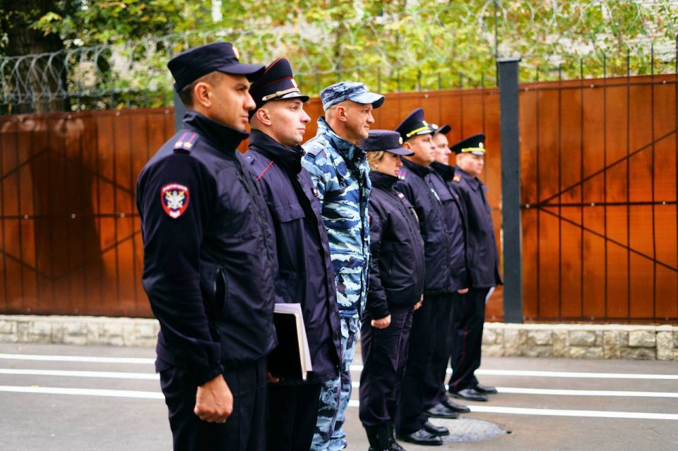 Сводный отряд транспортной полиции ЦФО усилит безопасность на Крымском мосту Сводный отряд транспортной полиции ЦФО усилит безопасность на Крымском мосту