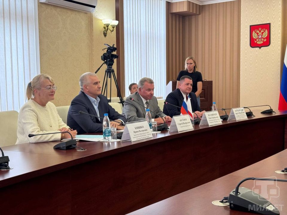 В Совмине Крыма состоялась встреча Главы РК Сергея Аксёнова с министром-советником президента Республики Никарагуа по вопросам внешней политики и международных отношений, Чрезвычайным и Полномочным Послом Республики... В Совмине Крыма состоялась встреча Главы РК Сергея Аксёнова с министром-советником президента Республики Никарагуа по вопросам внешней политики и международных отношений, Чрезвычайным и Полномочным Послом Республики...
