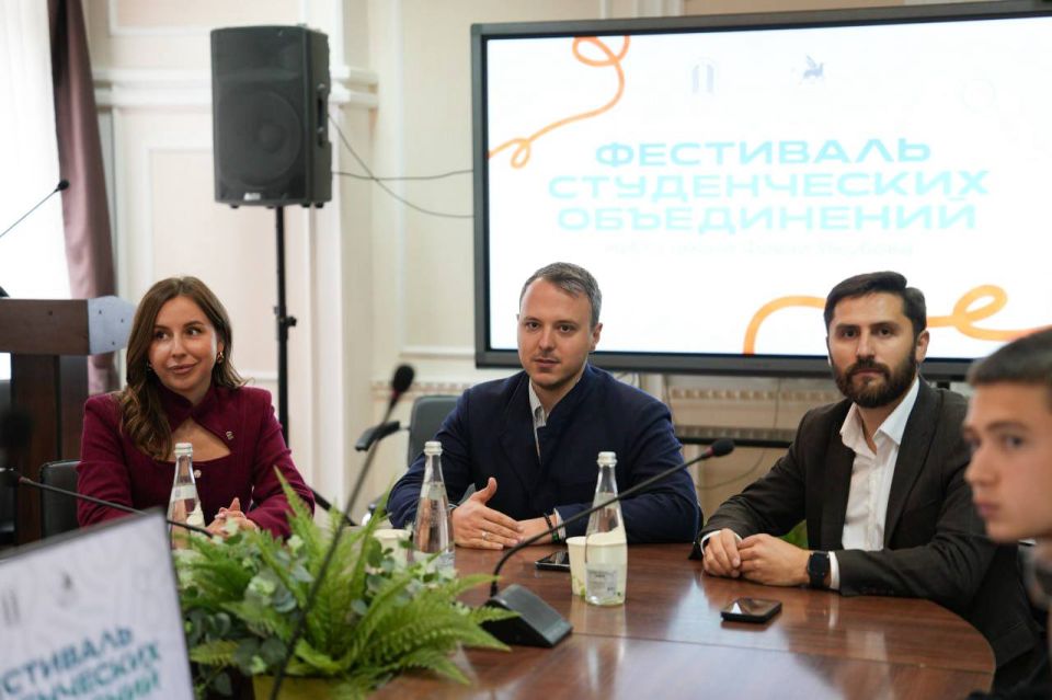 Алексей Зинченко: Поздравил студентов КИПУ имени Феви Якубова с открытием Фестиваля студенческих объединений! Алексей Зинченко: Поздравил студентов КИПУ имени Феви Якубова с открытием Фестиваля студенческих объединений!