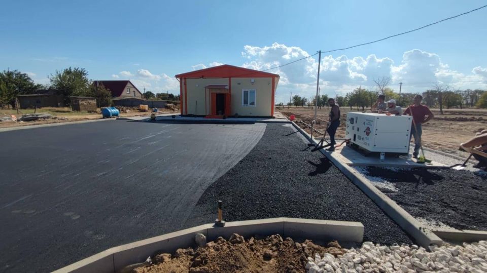 Прокурор Раздольненского района Вячеслав Черников проверил ход строительства фельдшерско-акушерских пунктов