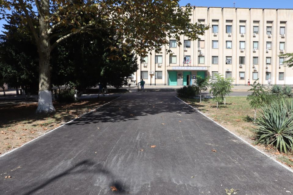 В микрорайоне Аршинцево выполняется ремонт тротуаров компанией «СТГ-ЮГ» В микрорайоне Аршинцево выполняется ремонт тротуаров компанией «СТГ-ЮГ»