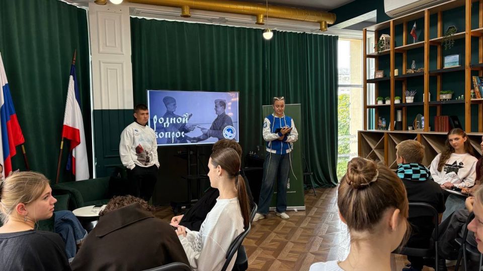 Спасибо, что #МЫВМЕСТЕ!. В преддверии Дня воссоединения ДНР, ЛНР, Запорожской и Херсонской областей с Россией состоялась серия мероприятий: Студенческие отряды Республики Крым в рамках акции «Мы едины» провели открытый урок... Спасибо, что #МЫВМЕСТЕ!. В преддверии Дня воссоединения ДНР, ЛНР, Запорожской и Херсонской областей с Россией состоялась серия мероприятий: Студенческие отряды Республики Крым в рамках акции «Мы едины» провели открытый урок...