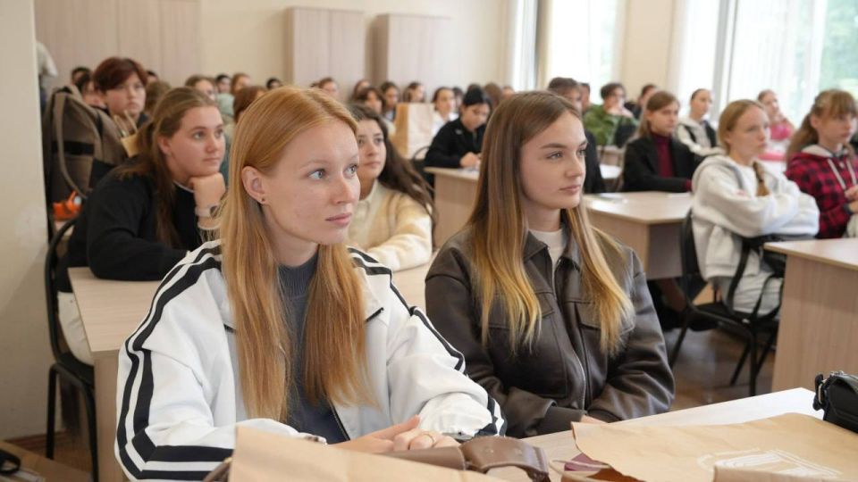 Алексей Зинченко: Поздравил студентов КИПУ имени Феви Якубова с открытием Фестиваля студенческих объединений! Алексей Зинченко: Поздравил студентов КИПУ имени Феви Якубова с открытием Фестиваля студенческих объединений!