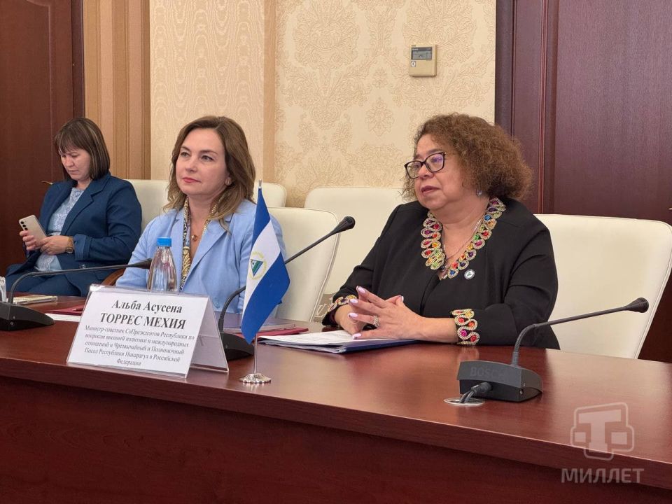 В Совмине Крыма состоялась встреча Главы РК Сергея Аксёнова с министром-советником президента Республики Никарагуа по вопросам внешней политики и международных отношений, Чрезвычайным и Полномочным Послом Республики... В Совмине Крыма состоялась встреча Главы РК Сергея Аксёнова с министром-советником президента Республики Никарагуа по вопросам внешней политики и международных отношений, Чрезвычайным и Полномочным Послом Республики...