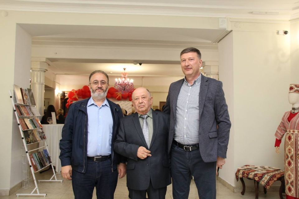 В Симферополе традиционно ярко и красочно прошел фестиваль армянской культуры В Симферополе традиционно ярко и красочно прошел фестиваль армянской культуры